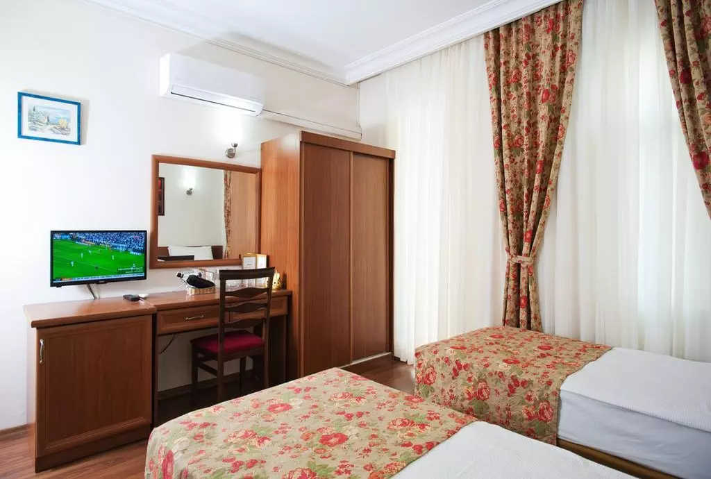 hotel triana boutique_shabavizparvaz_08.jpg